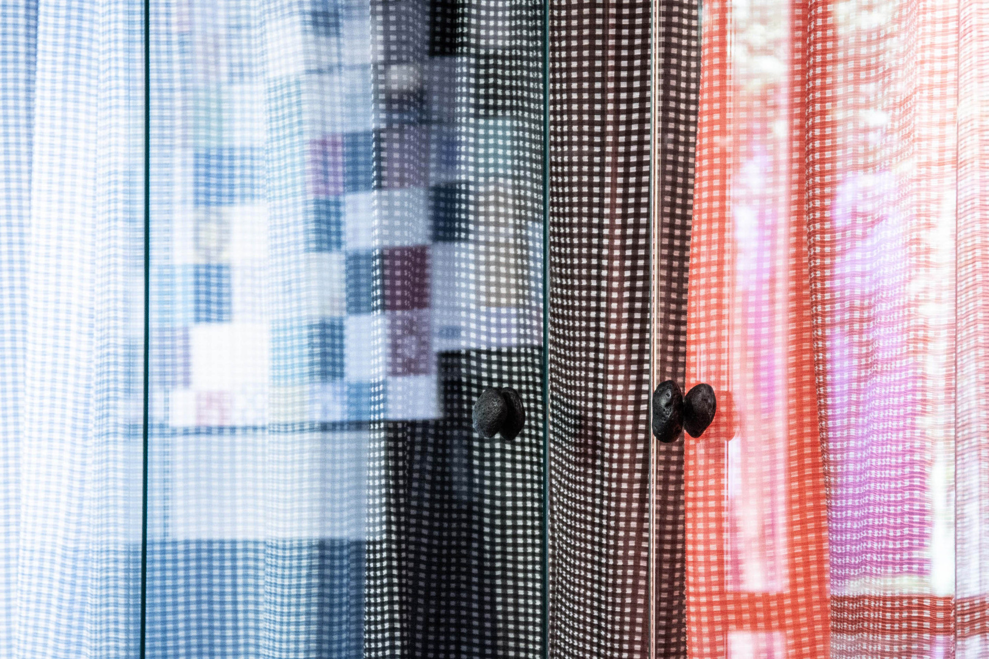 时尚玻璃盒子 | Fernanda Yamamoto 商店的室内设计-23