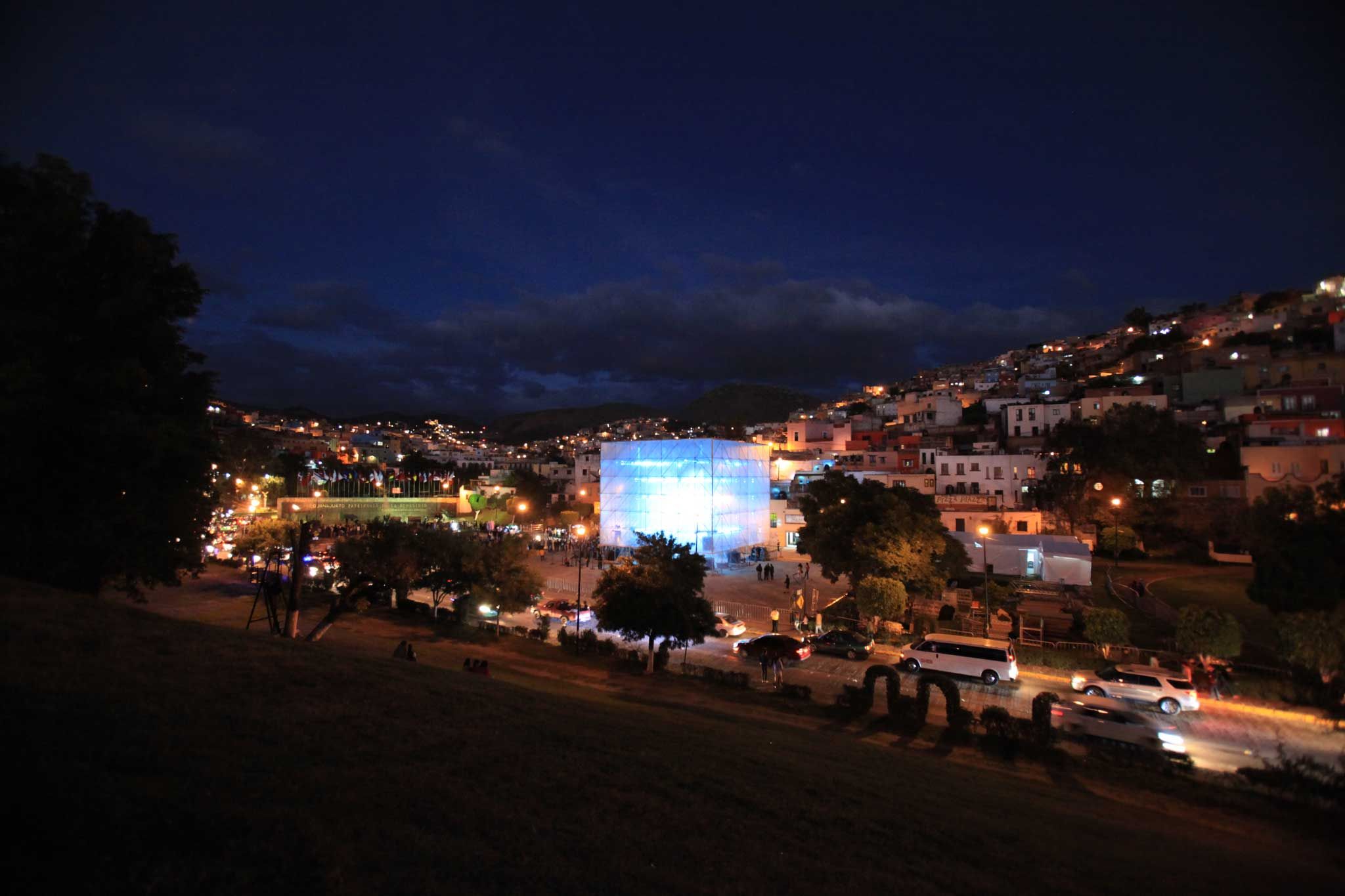 泰瑟拉克特

注：Tesseract常见有特定含义，在漫威宇宙中它指宇宙魔方，但单纯单词音译为泰瑟拉克特 如果它在特定文本中有特殊含义，请提供更多语境信息 丨加拿大温哥华-12