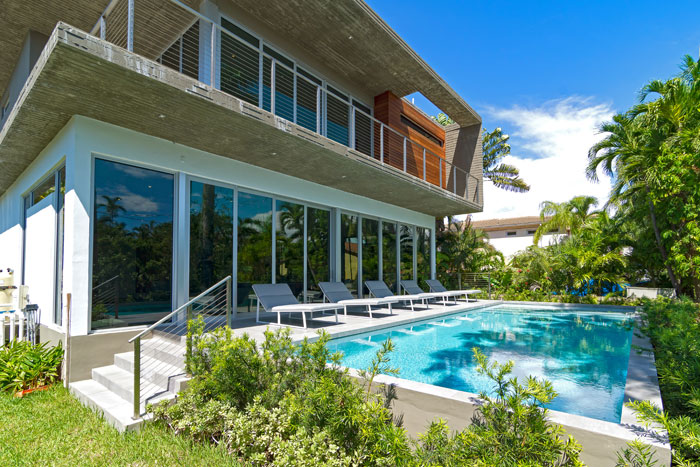 迈阿密棕榈岛上的私人住宅 | 自然光与水景的完美融合-19