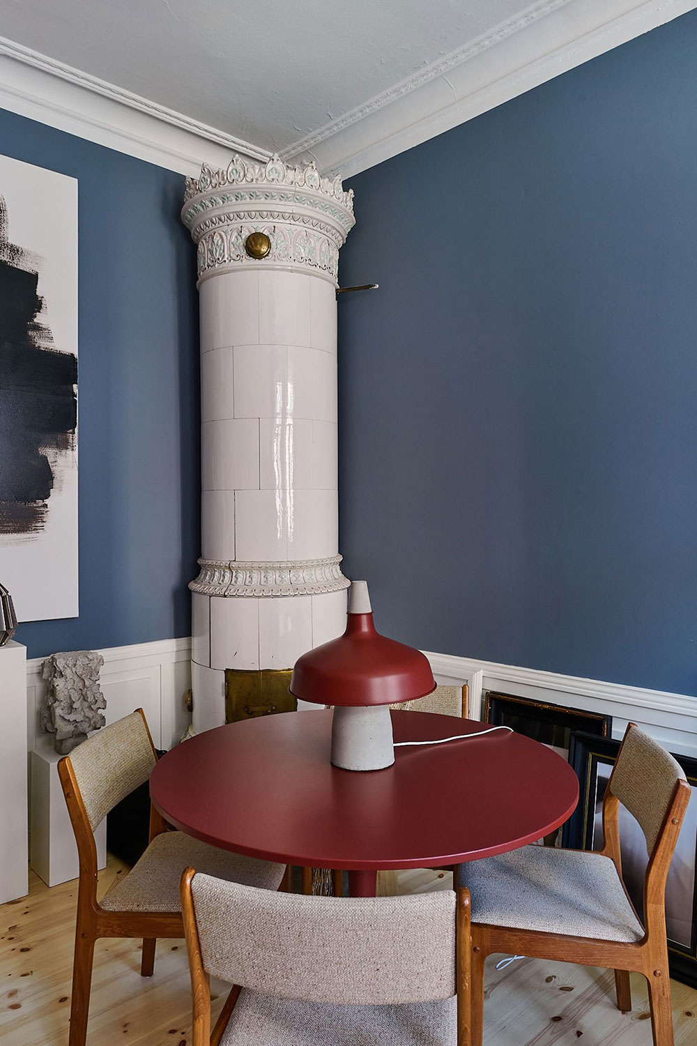 33 平米艺术小公寓 | 蓝色墙面与粉色厨房的完美碰撞-10