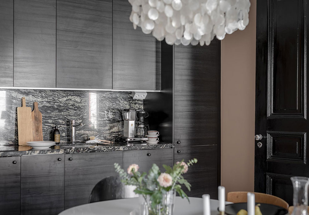 瑞典哥德堡 74 平米公寓的黑色魅力-32