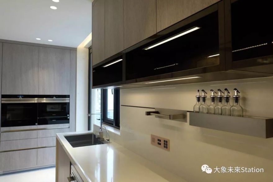 珠江畔的天誉半岛杨宅,融入 270 度江景的现代设计-93