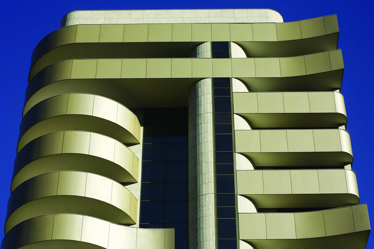 巴西 Monte Carlo Residence | 奢华建筑与自然元素的完美融合-5