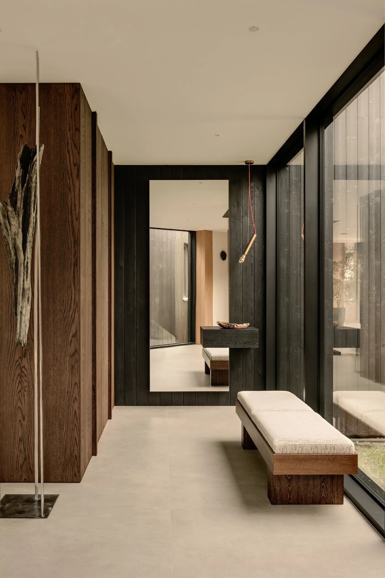 鸸鹋屋（注：EMU是鸸鹋，一种澳大利亚特有的鸟类，若这里的EMU有特殊含义，请提供更多背景信息以确保准确翻译） 丨华沙的工作室81.WAW-4