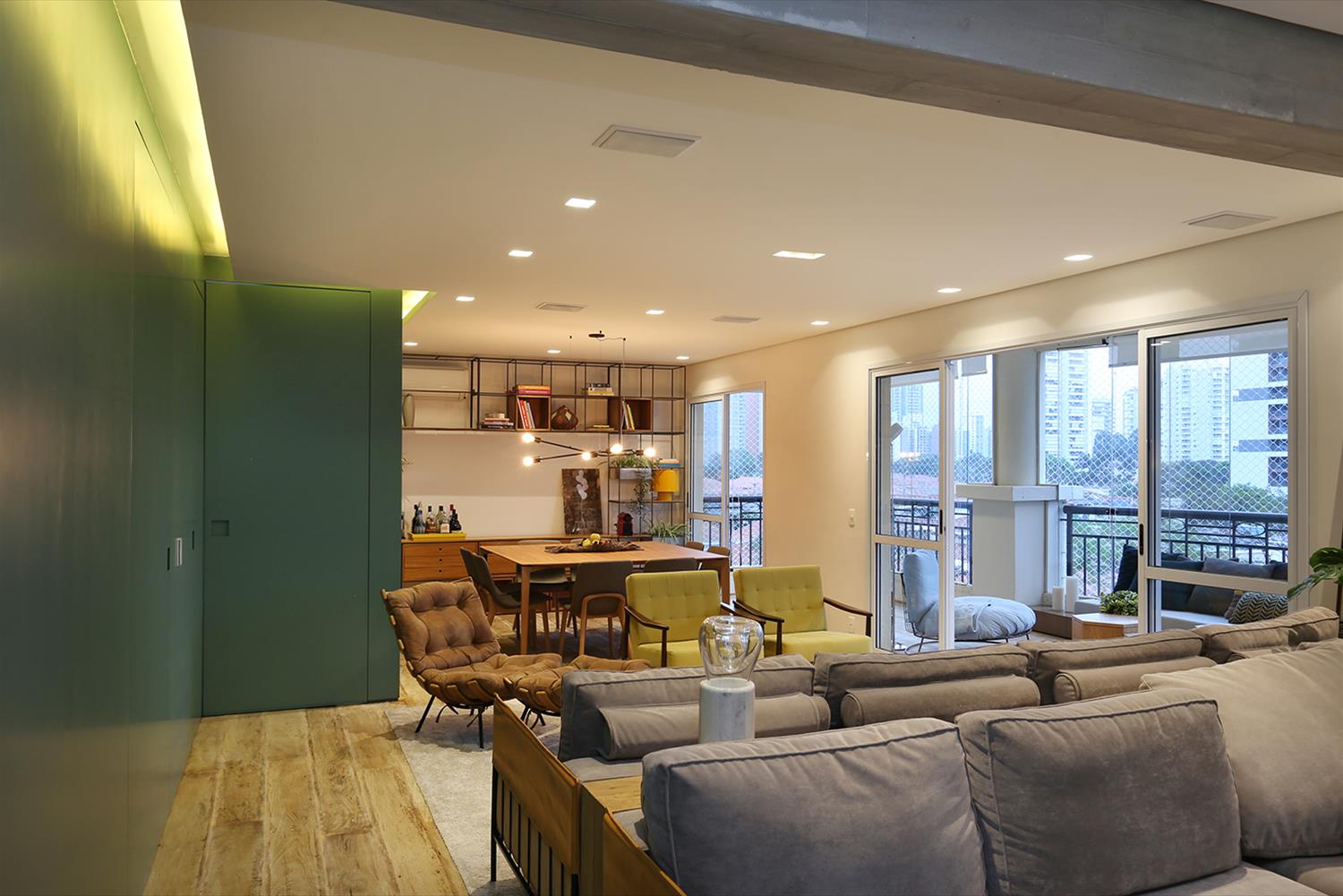 巴西 SP 公寓 | 蓝色调的木质魅力-1