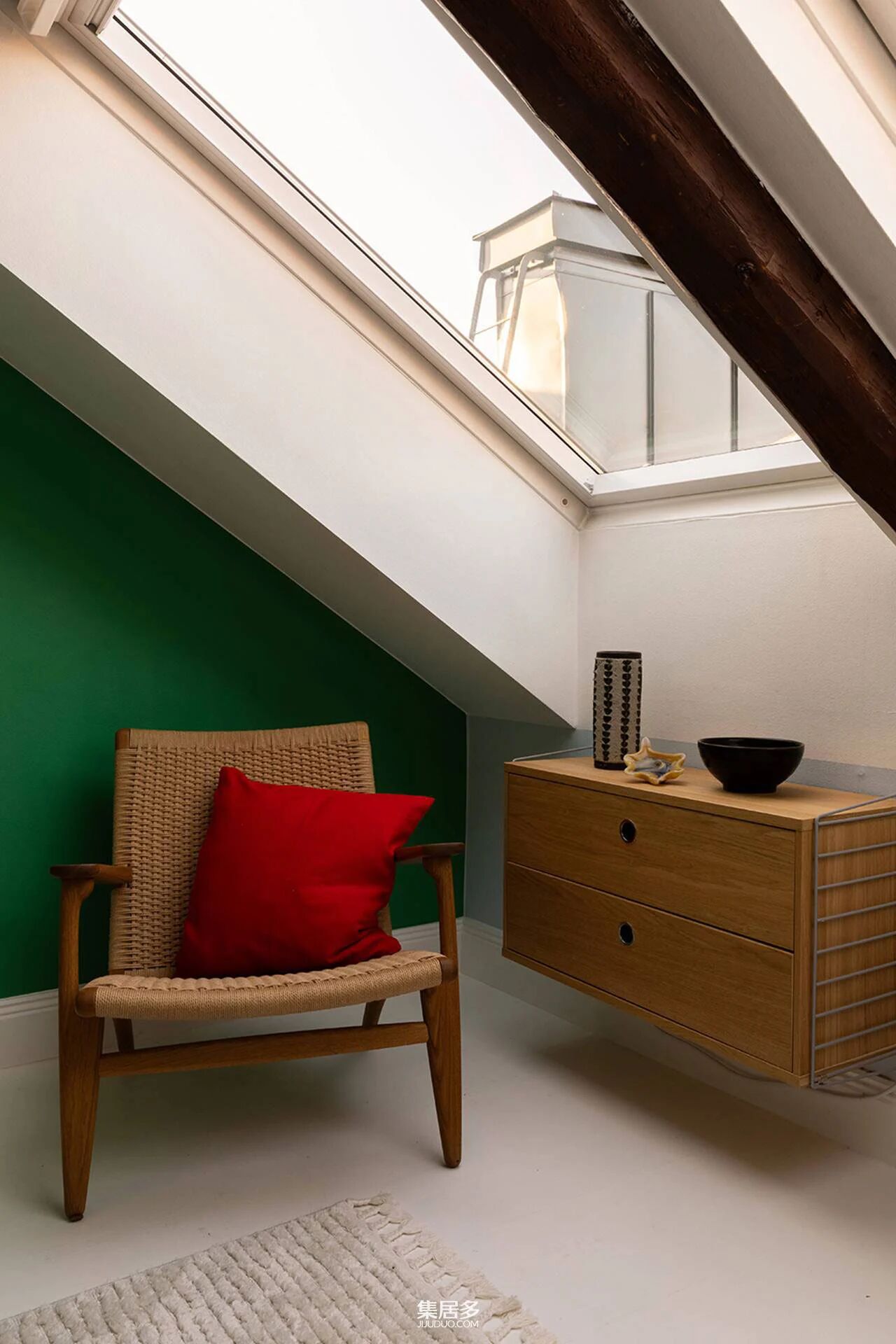 卡尔松的空中乐园:斯德哥尔摩一座洒满光的阁楼公寓丨瑞典斯德哥尔摩-26