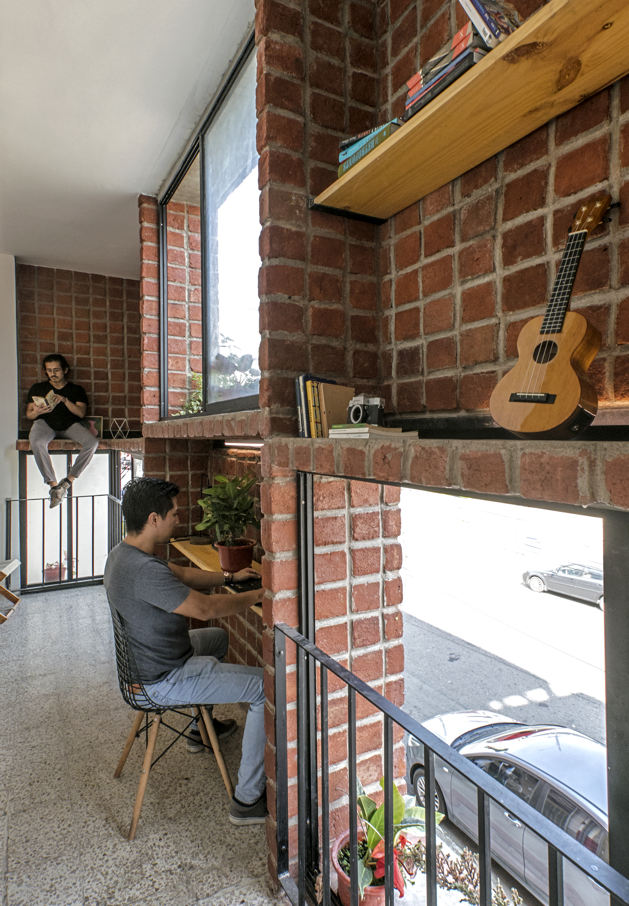 Operation Between Walls / Natura Futura Arquitectura-8