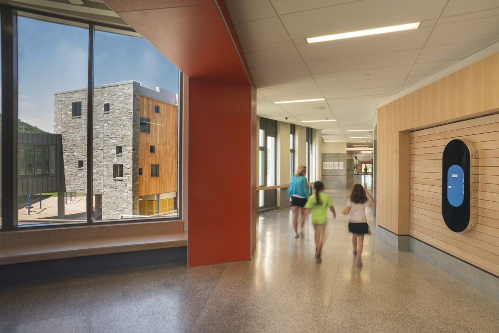 纽约新 MacArthur 小学 | 绿色环保,社区共享的教育天地-12