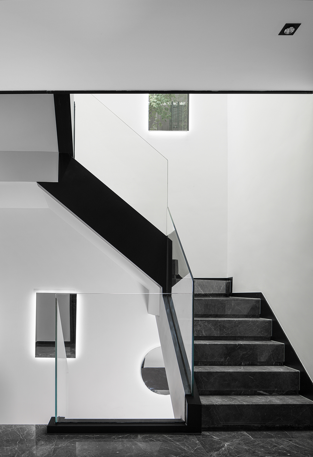 长沙 255㎡极简别墅，黑白灰演绎空间气质-33