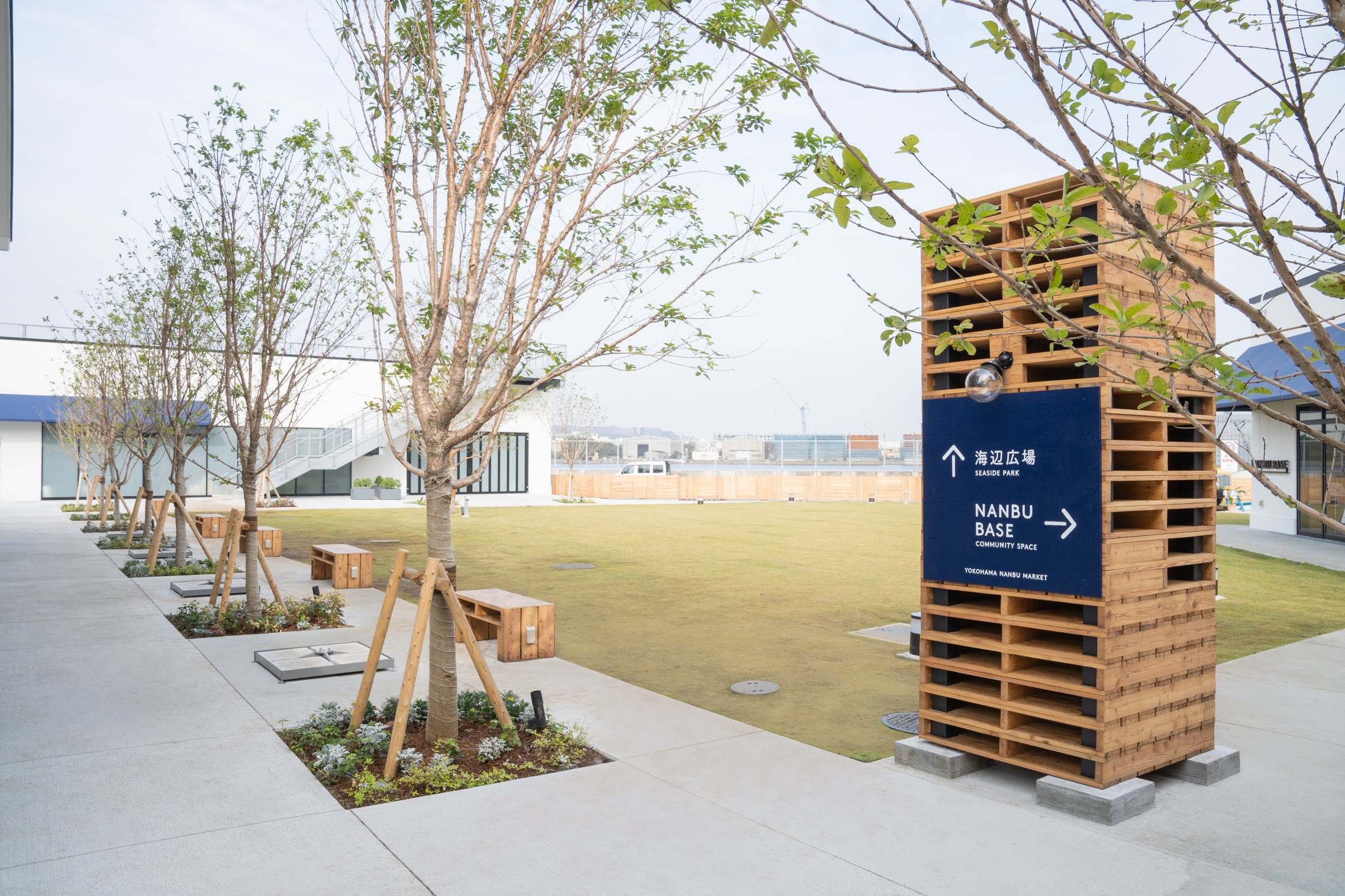 
      BRANCH Yokohama Nanbu Market ｜ STGK Inc. | Landscape Design - Creating a living human-scape
    -11