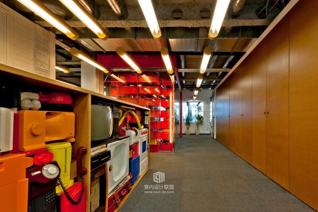 McCann-Erickson 办公室-17