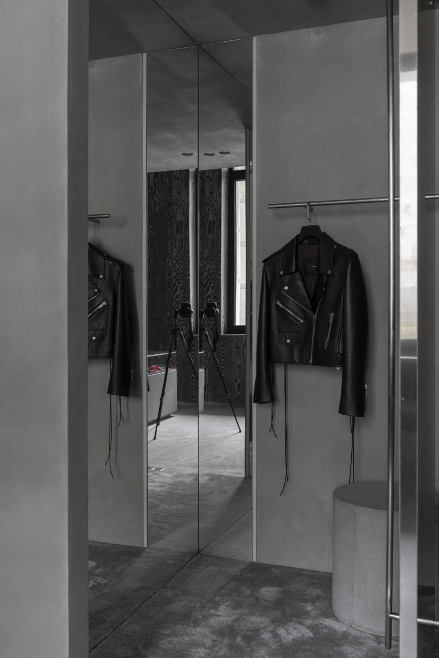 尤利娅薇芙商店丨Roman Gulyaev,Maria Tsakharias-61