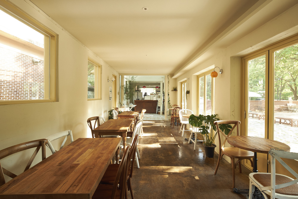 白色与木色，打造 30 平欧式田园居家空间-8