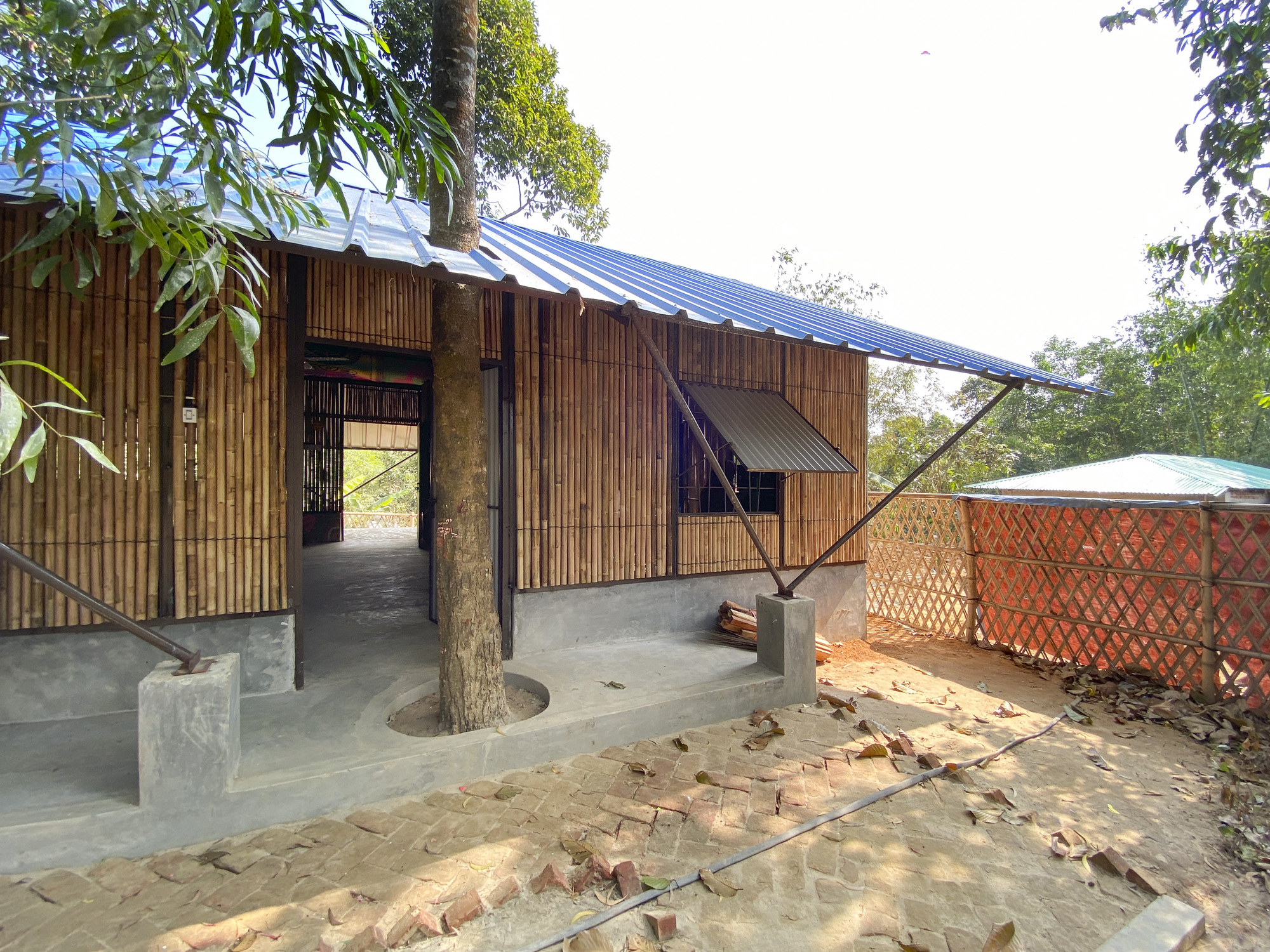 Integrated Community Center in Hindu-paraRohingya Refugee Camp / Rizvi Hassan-28