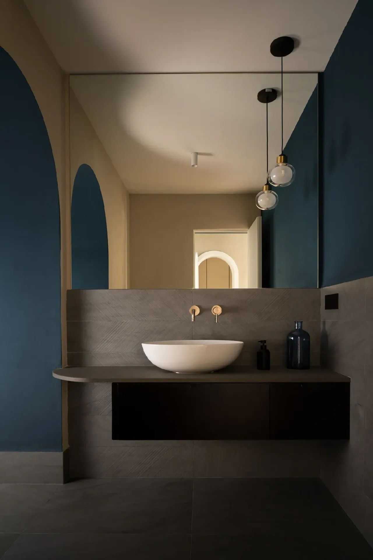 那不勒斯历史中心公寓设计丨意大利那不勒斯丨Paola Sola-23