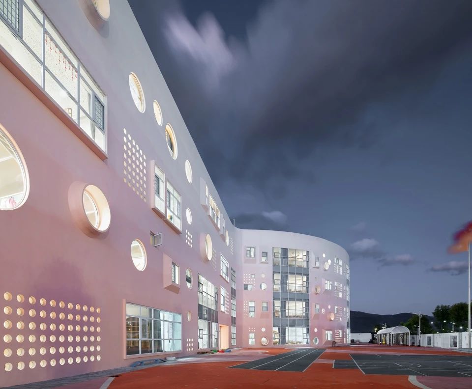 打破边界,激活童心的幼儿园设计-55