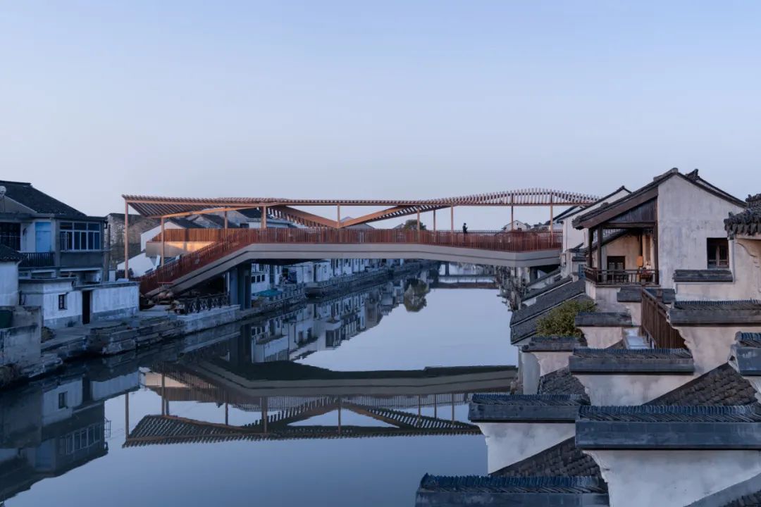 常熟沙家浜时光小镇人行天桥设计丨中国苏州丨深圳华汇设计X⁺ STUDIO-15