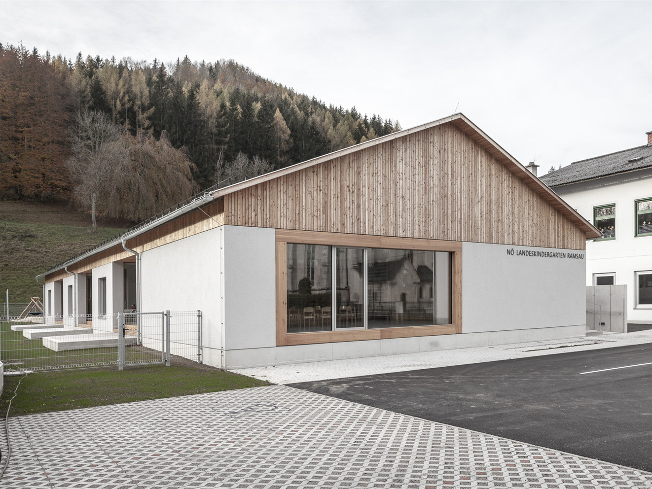 奥地利拉姆绍幼儿园丨Baukooperative-4