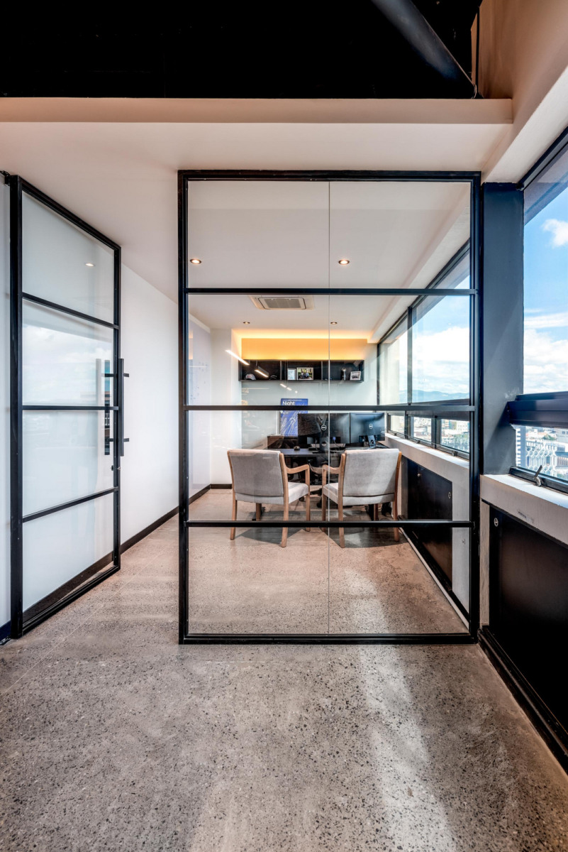 Guatemalan 电子零售商 Grupo Distelsa 办公室，Elemento Studio 打造和谐复古现代空间-16