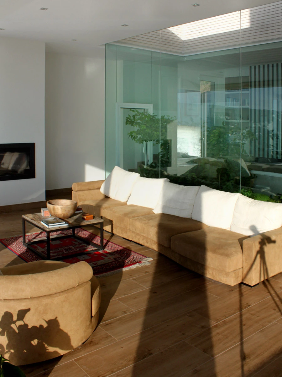 西班牙海滨别墅，打造通透生活空间-10