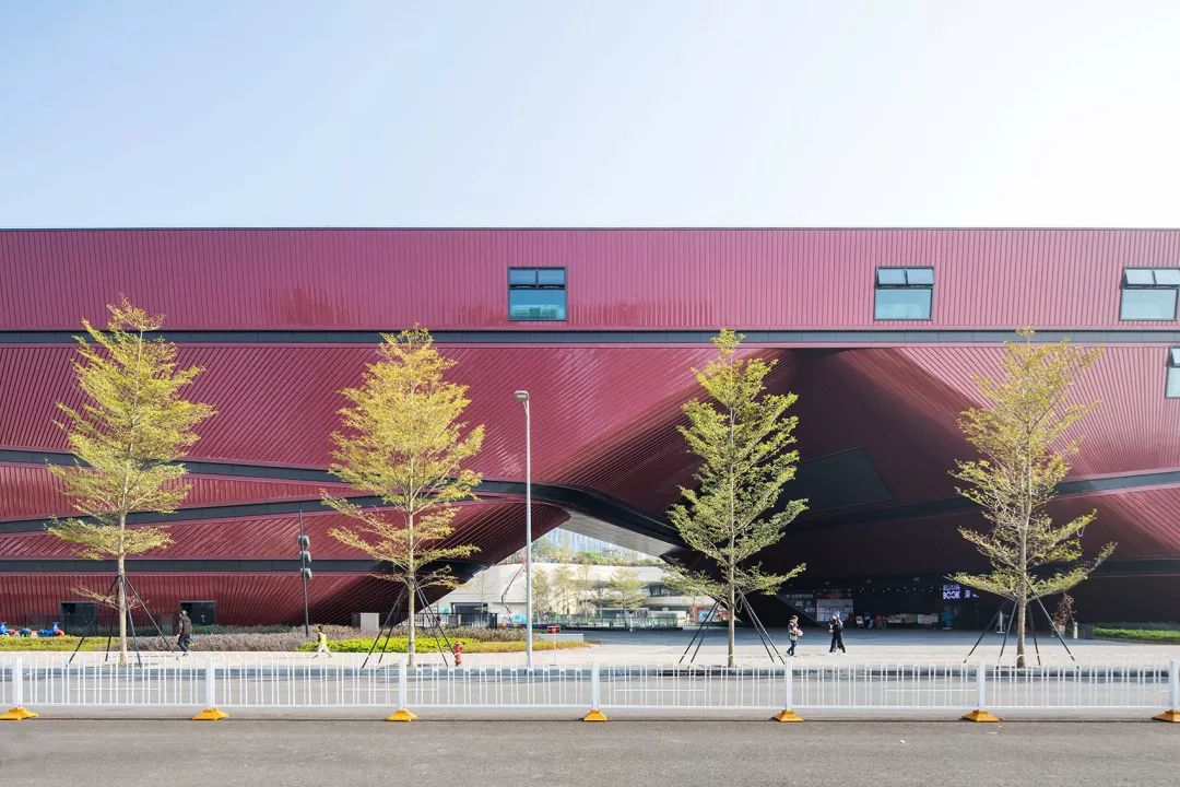 深圳龙岗文化中心 | 混凝土雕塑般的室内空间-11