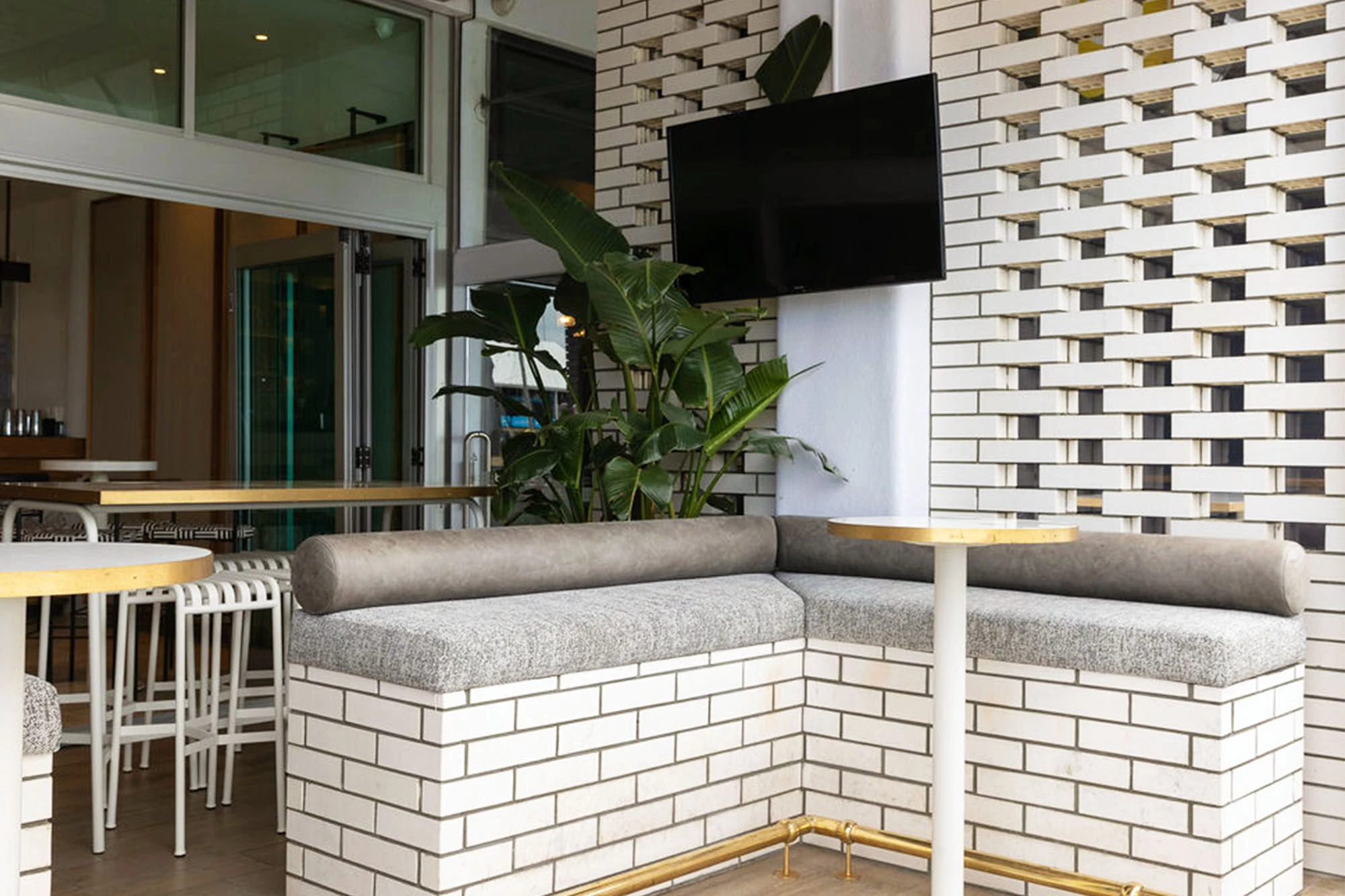 新西兰 Euro Bar 现代海滨俱乐部风格打造丨新西兰奥克兰丨CTRL Space-19