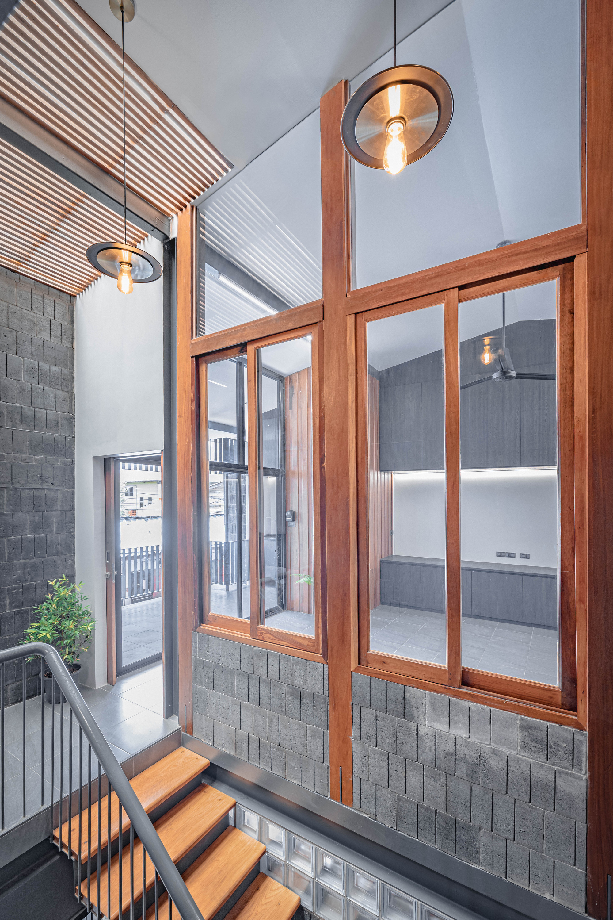 Baan Priggang / BodinChapa Architects-55