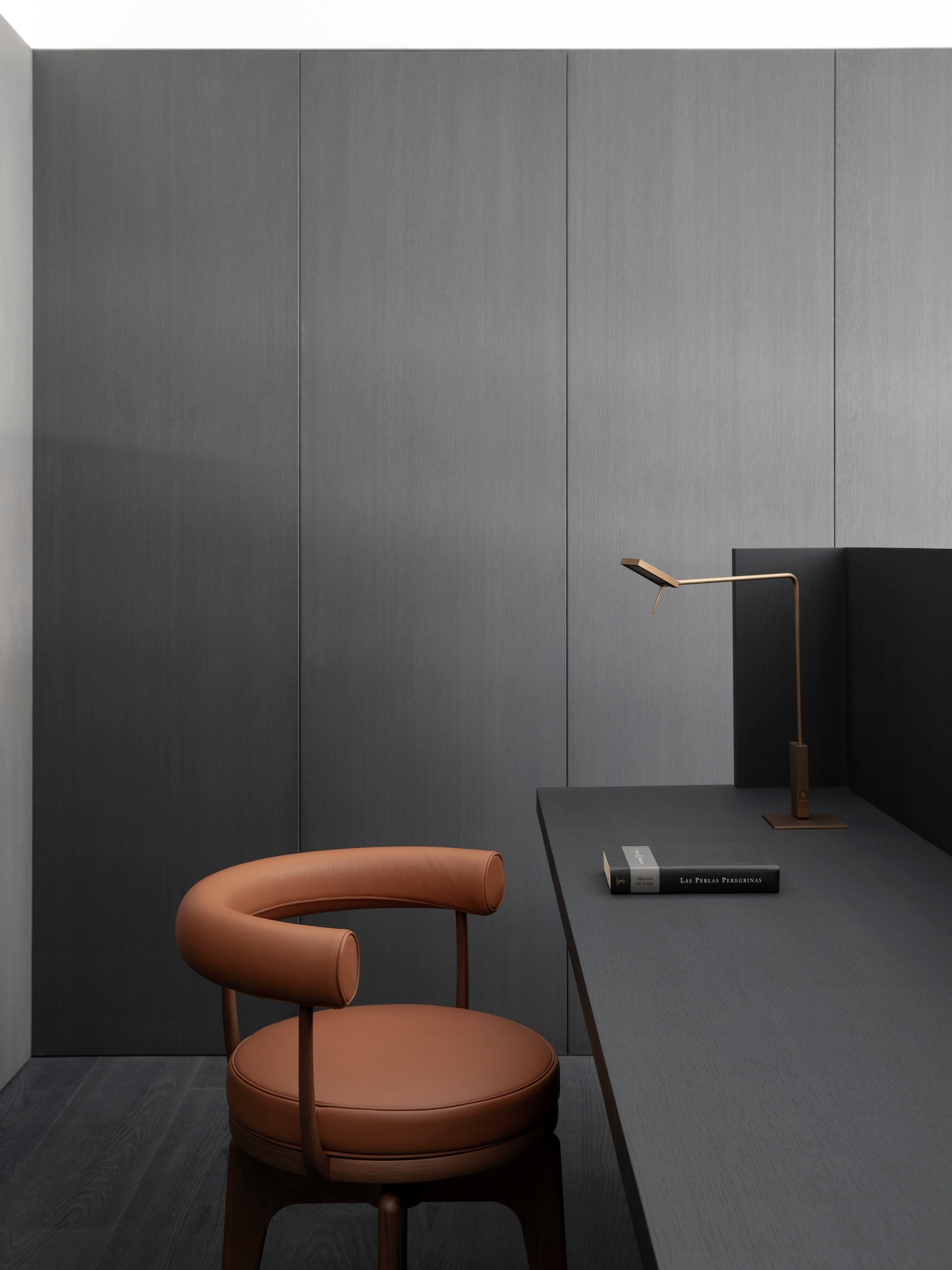 150m²深色极简风-14