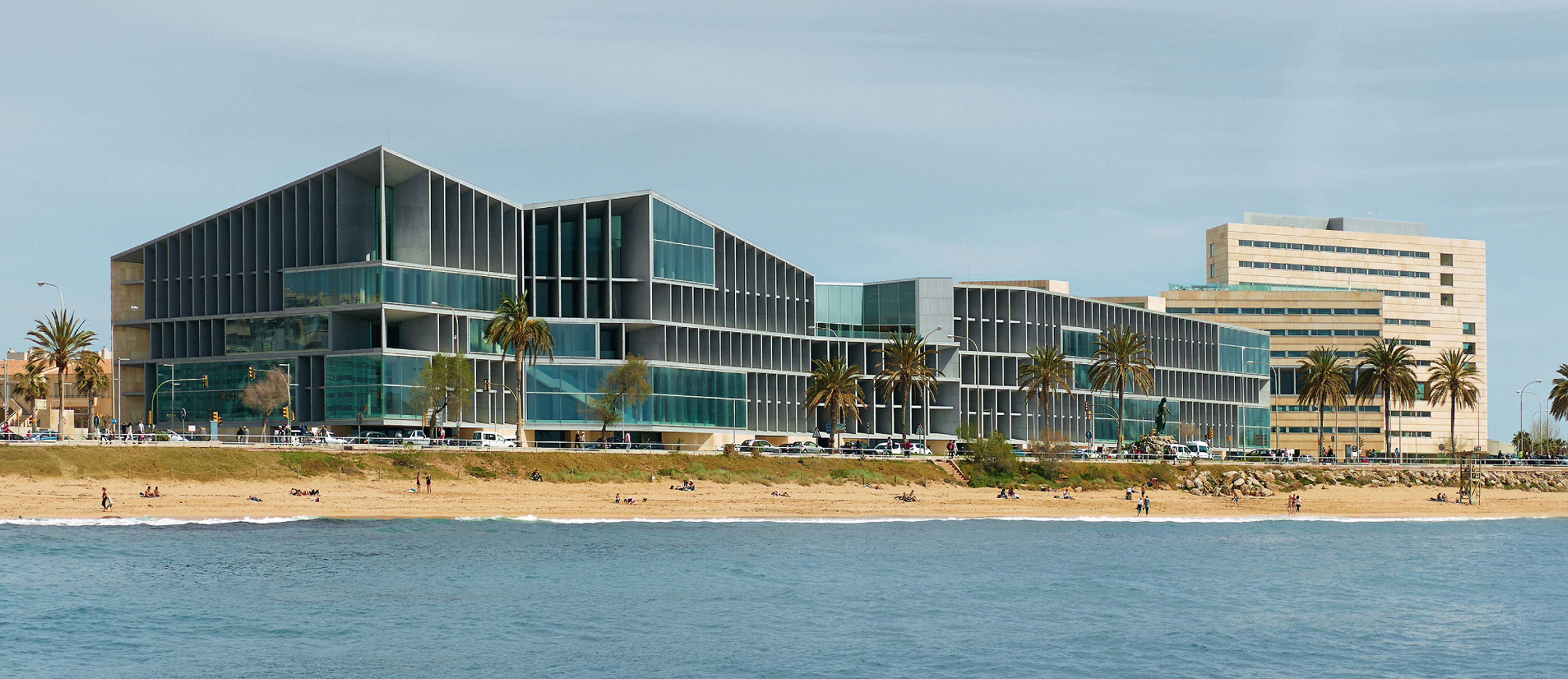 马洛卡岛会议中心酒店 | 海景与城市边界交融的设计佳作-0