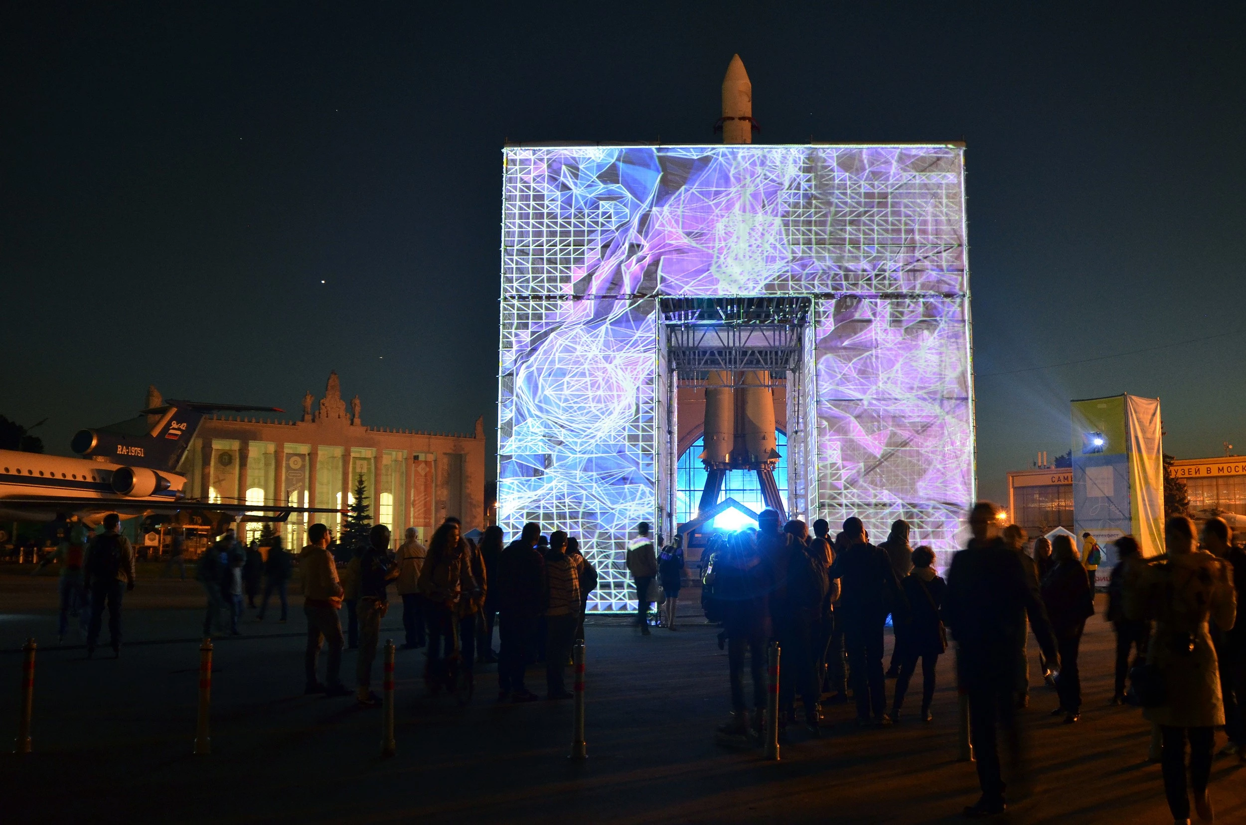 莫斯科 VDNKh 公园的灵动光影立方-12