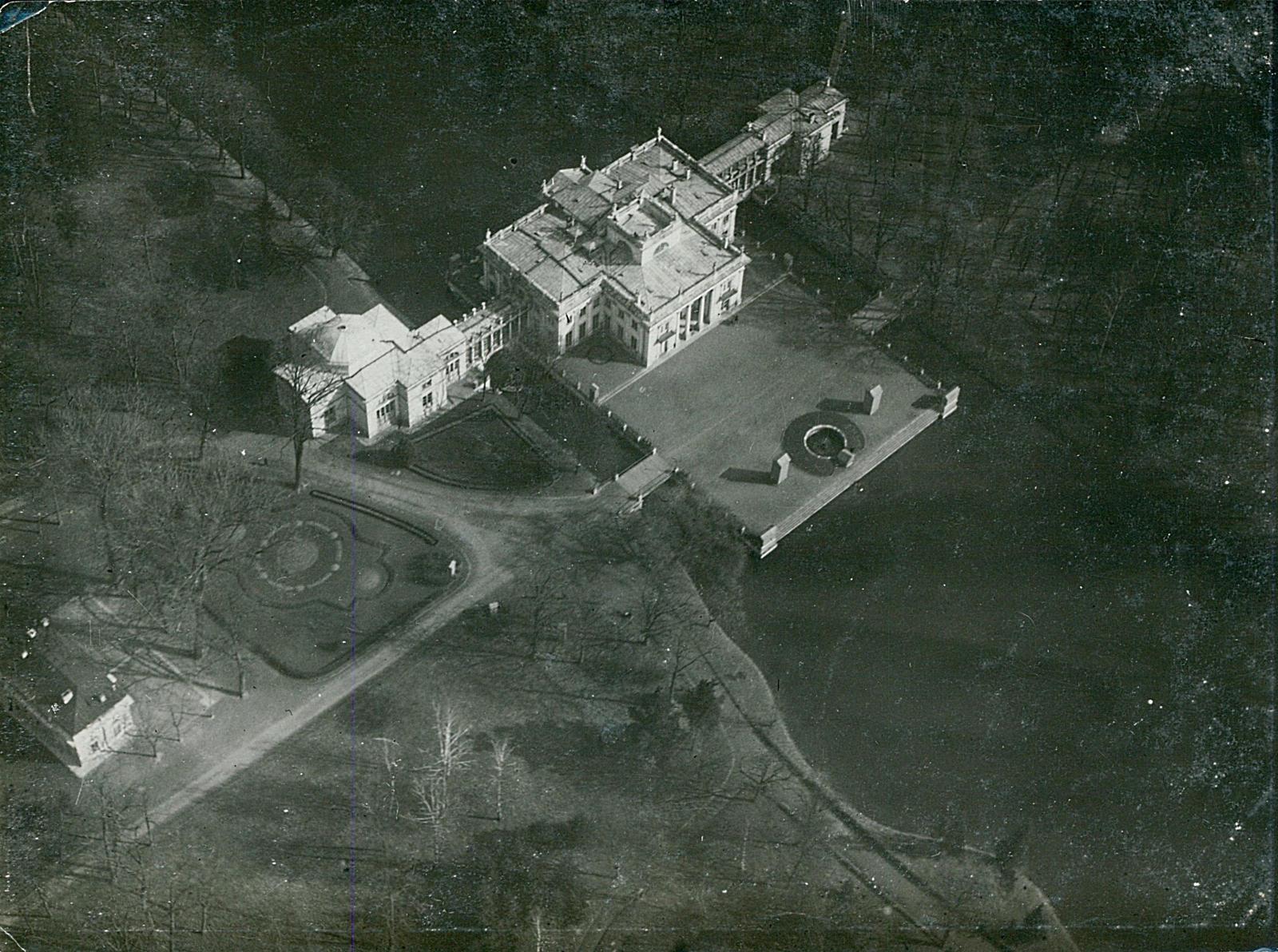 华沙皇家浴场公园内的岛屿宫丨波兰华沙丨蒂尔曼·冯·加默伦,多米尼克·梅林等-55