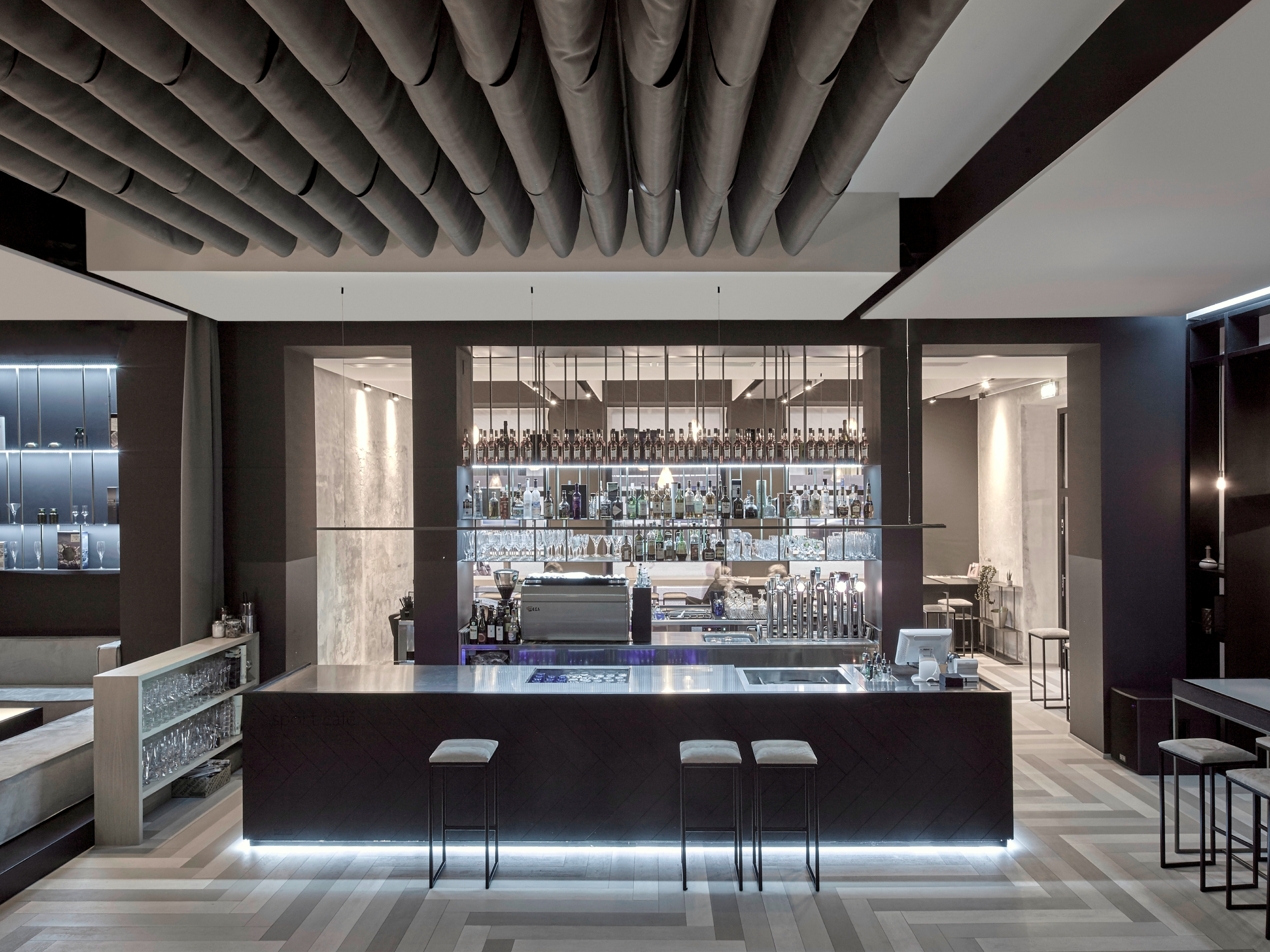 瑞士洛迦诺 SportCafè 酒吧-40