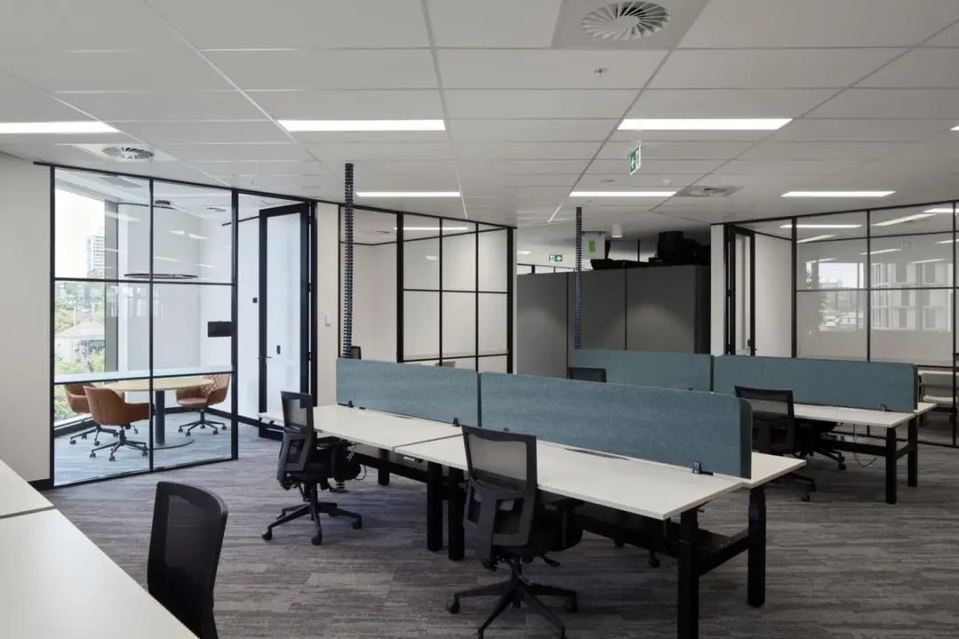 布里斯班 Mobo 联合办公室丨澳大利亚布里斯班丨Zircon Interiors-14