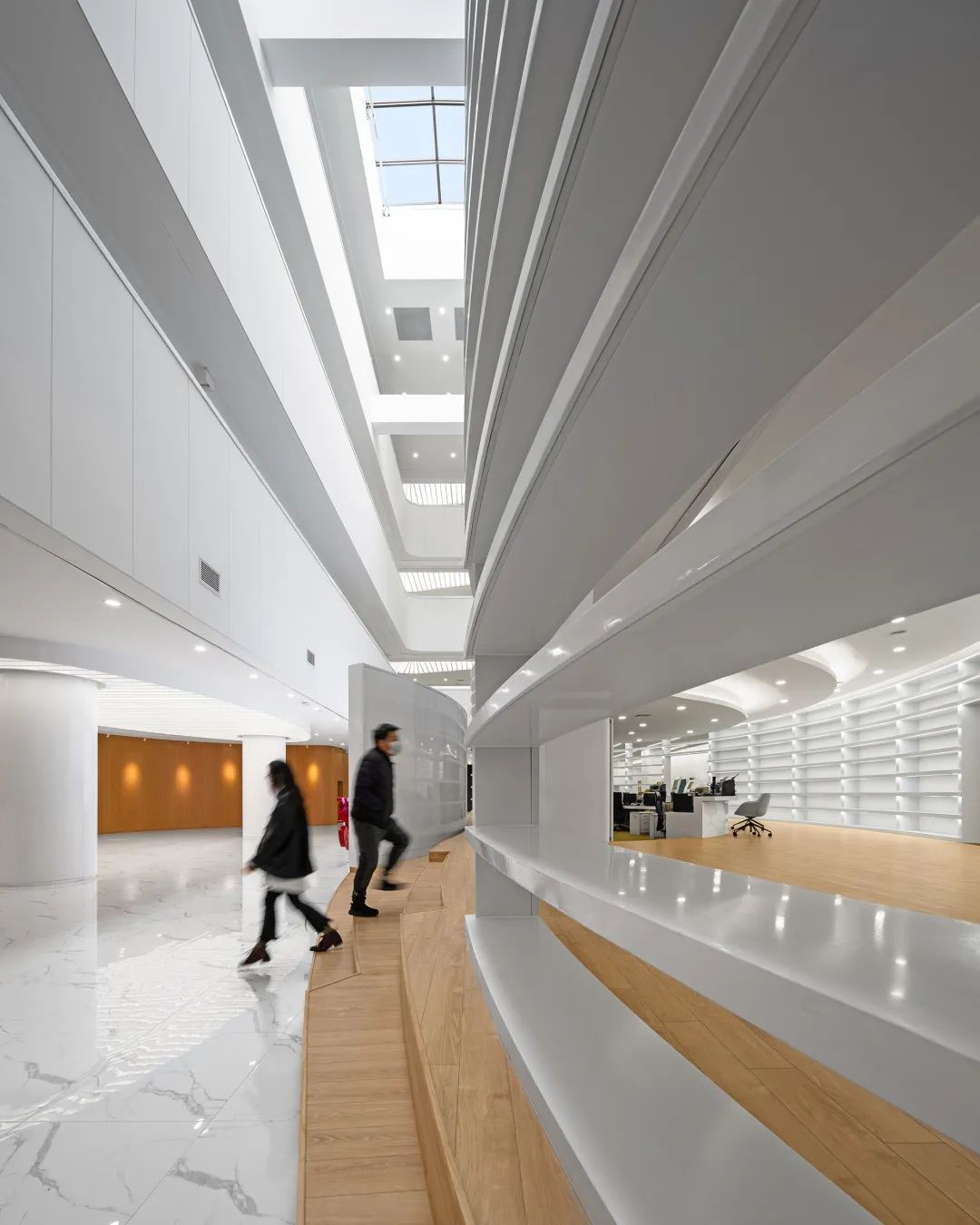 以空间色彩组织流线的市民中心设计-40