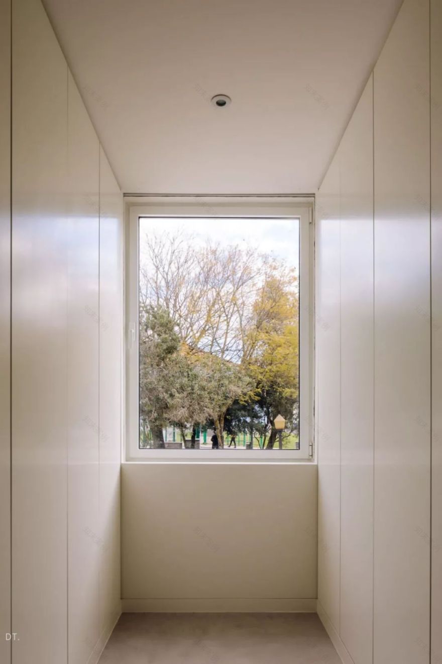 极简主义设计,葡萄牙里斯本的通透空间美学-54