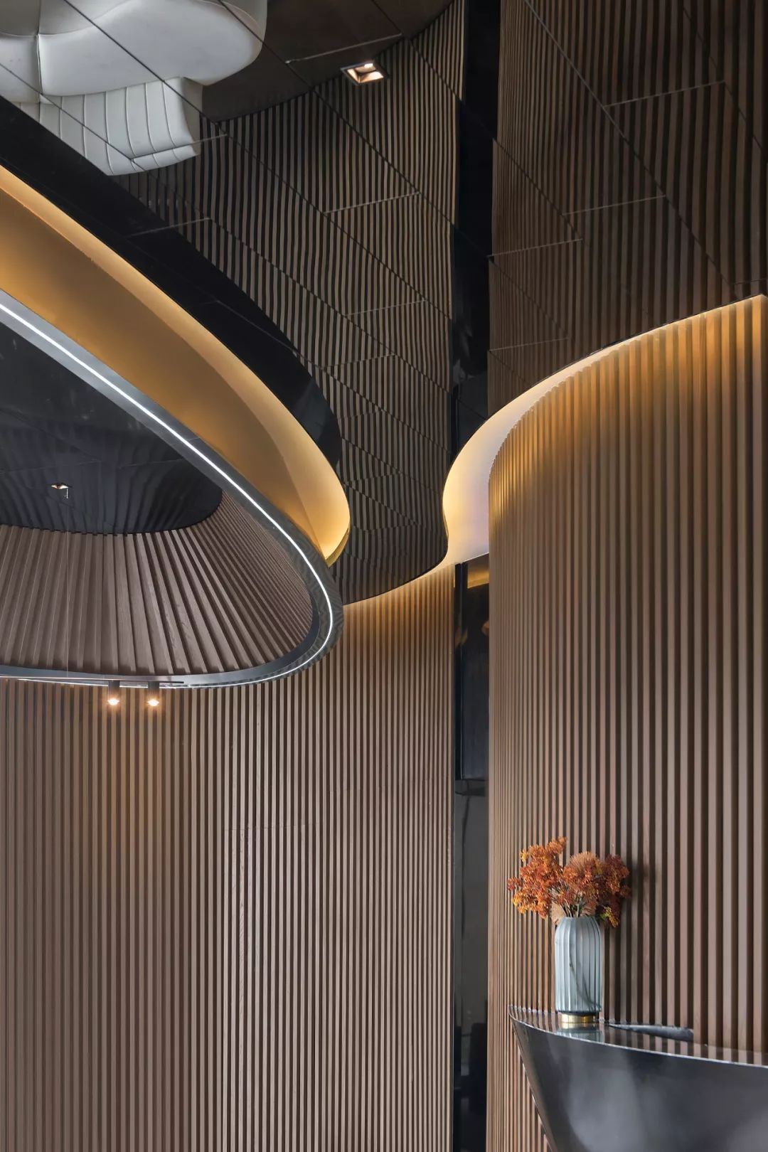 安静大地灰，回归奇妙的自然质感  唐忠汉-11