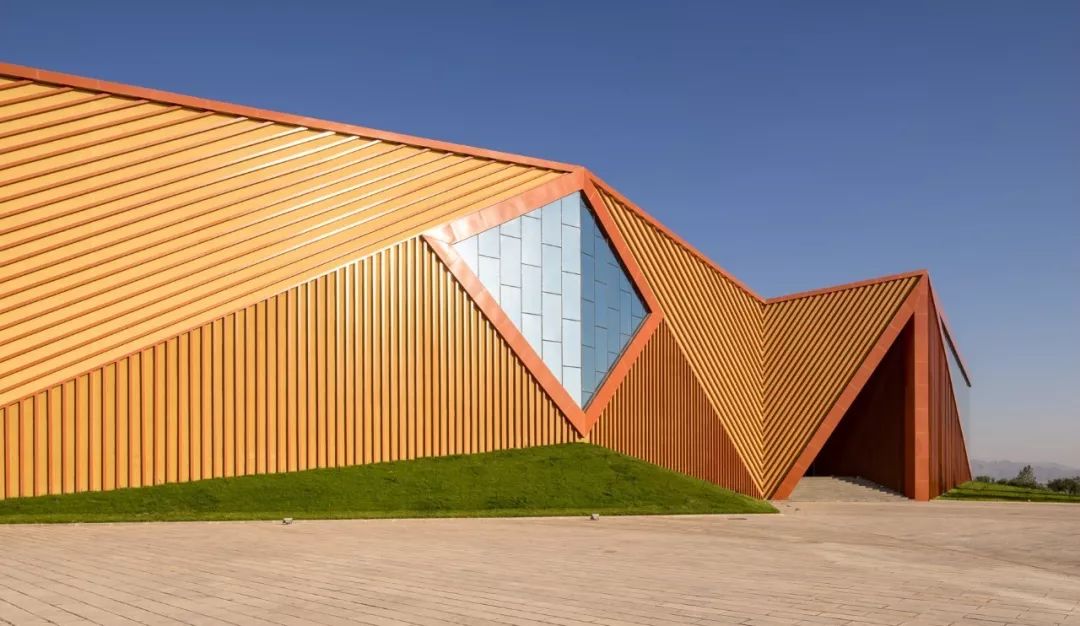 意式设计打造长城云漠酒庄,室内外和谐共生-34