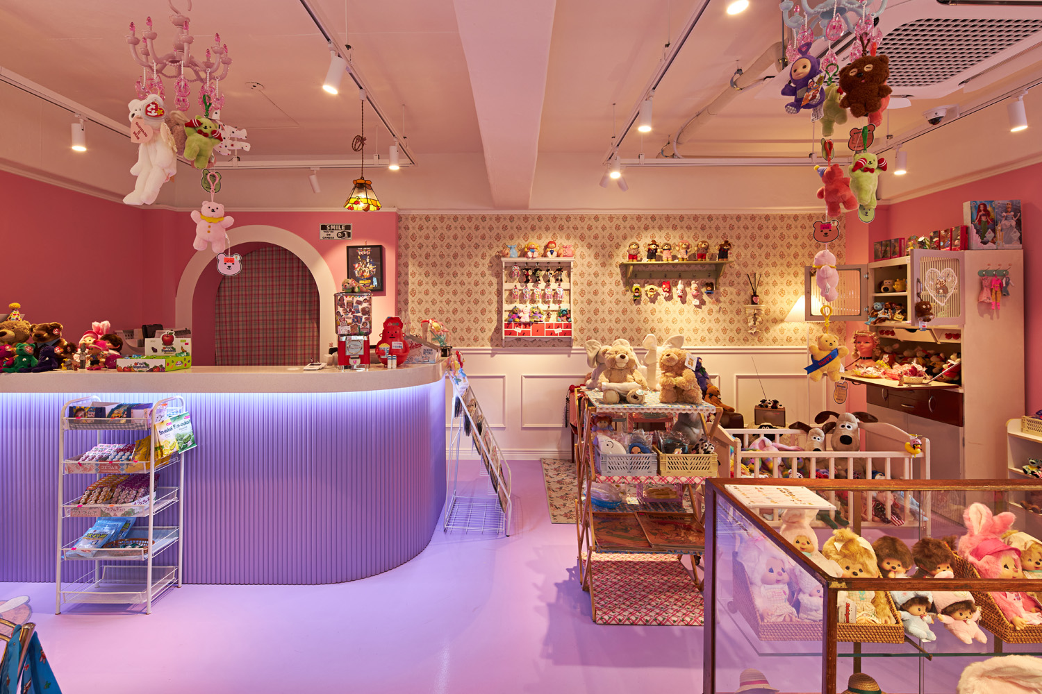 粉色调的宁静空间 | 舒舒熊的 15 平迷你商店-4
