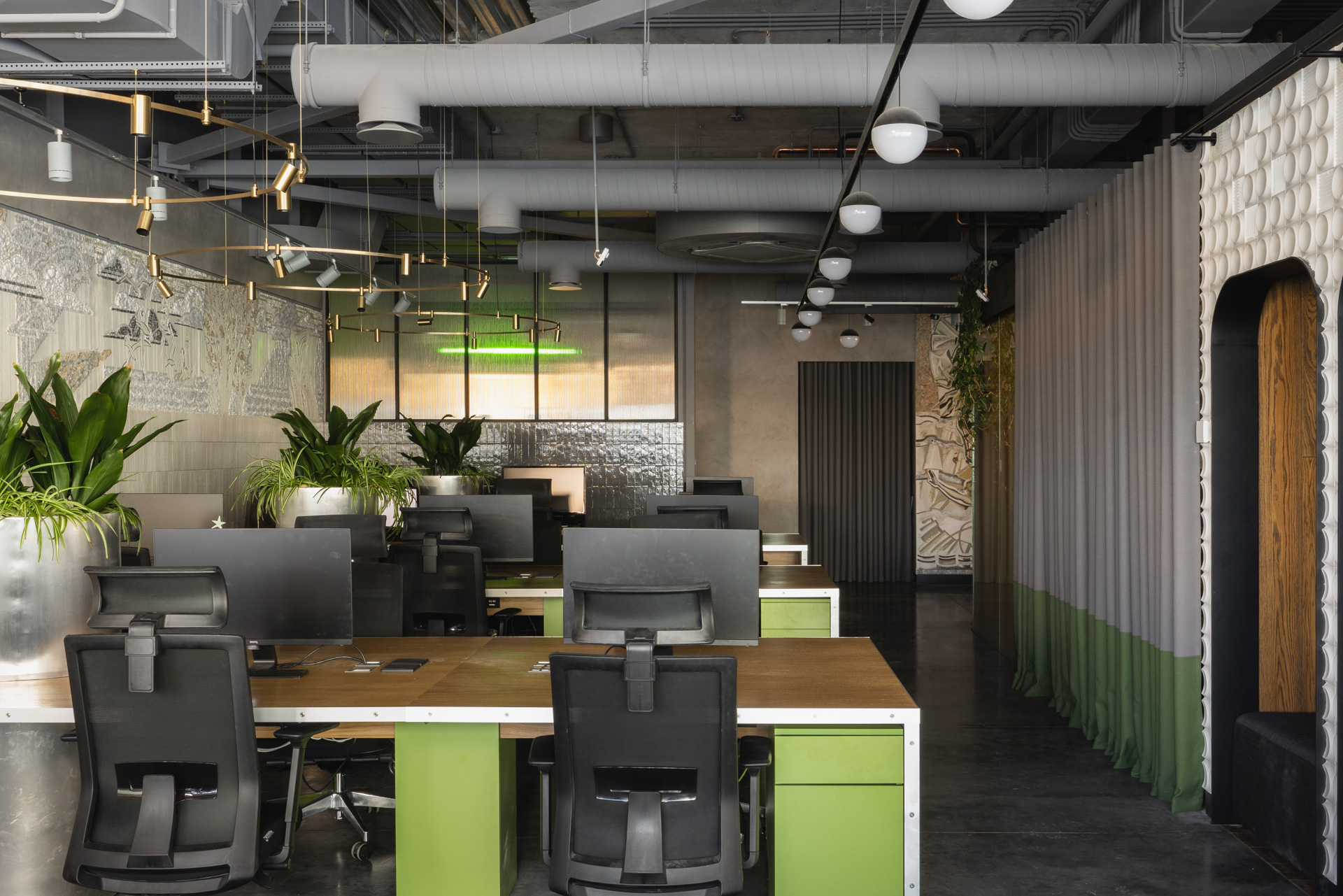 Gold Apple 办公室丨Egor Bogomolov 等-5