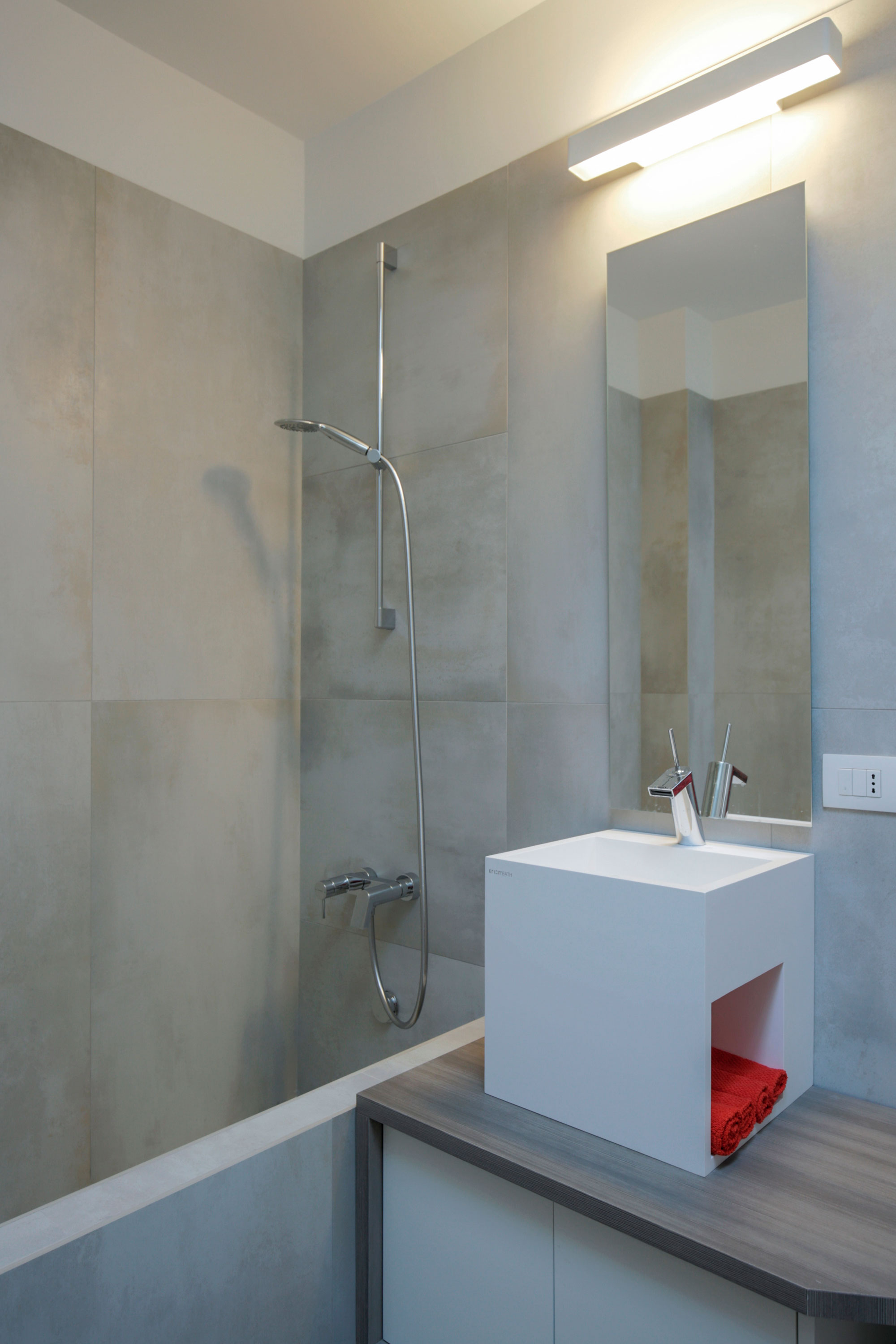 在博洛尼亚当代阁楼公寓-3