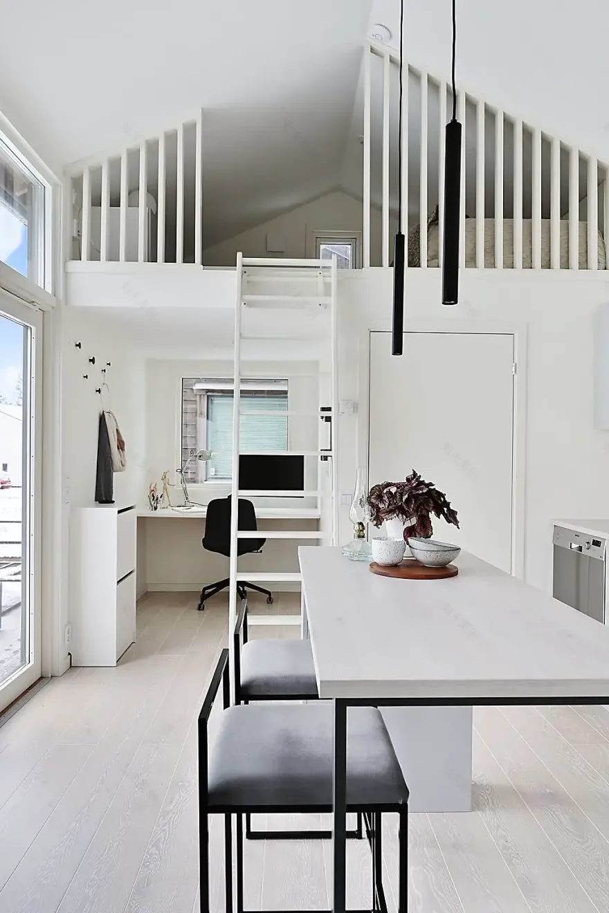 瑞典 28m2 木质迷你屋的极简设计魅力-2