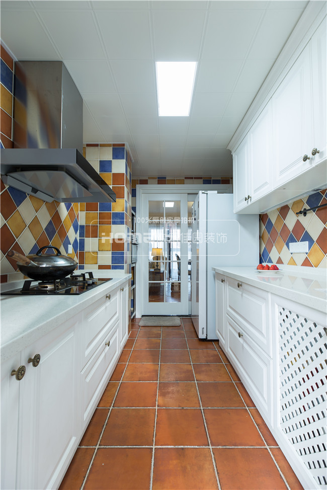 现代美式四口之家,色彩碰撞出的生活浪漫-43