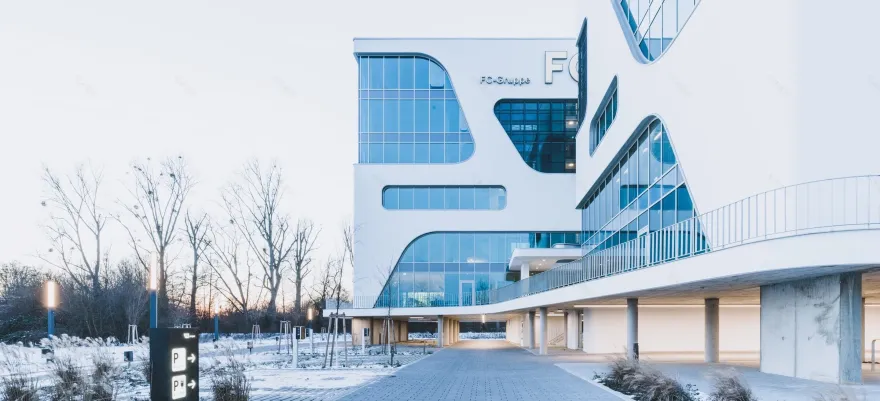 智能玻璃创新办公建筑——3deluxe 打造 FC 校园-24