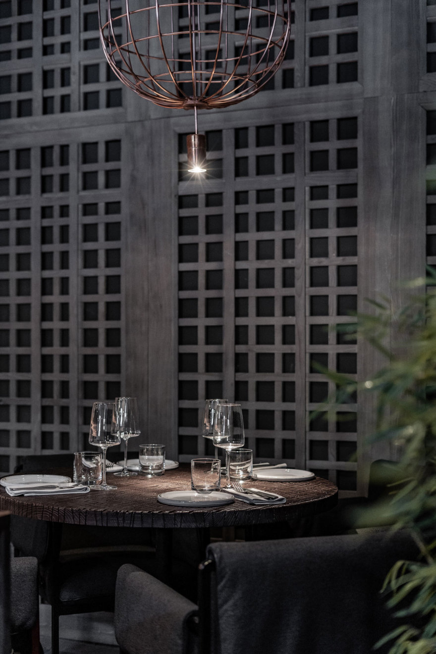 维珍居酒屋酒吧敖德萨店(注:如果Virgin是特定名称,可根据实际情况调整,这里按常见的维珍翻译;Odesa一般指乌克兰城市敖德萨) 丨乌克兰敖德萨丨Yodezeen工作室-14