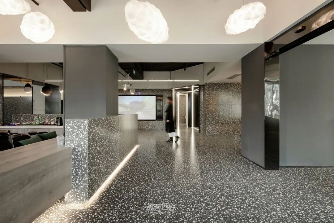 另类售楼部 | 艺术画廊般的空间探索-45