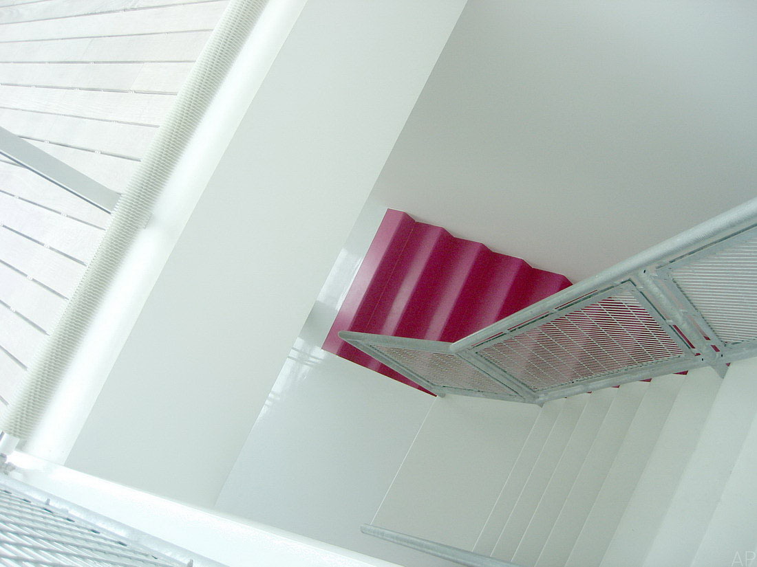 法国蒂永维尔玻璃木板住宅-10