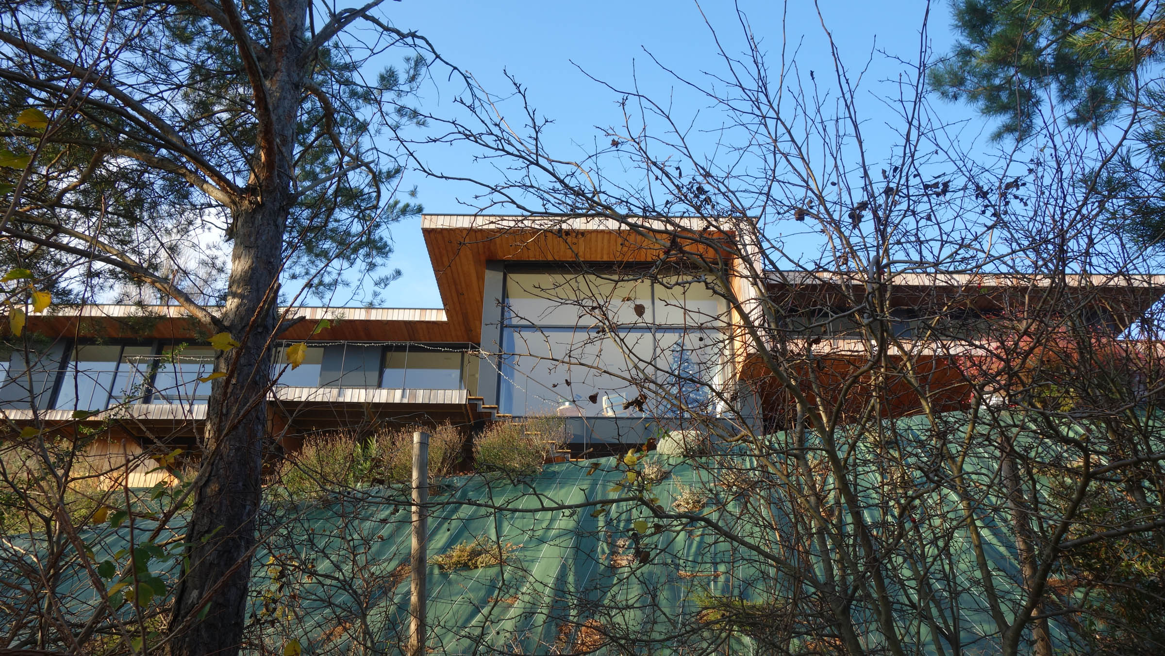 法国南部山间 M House，自然景观与建筑完美融合-7