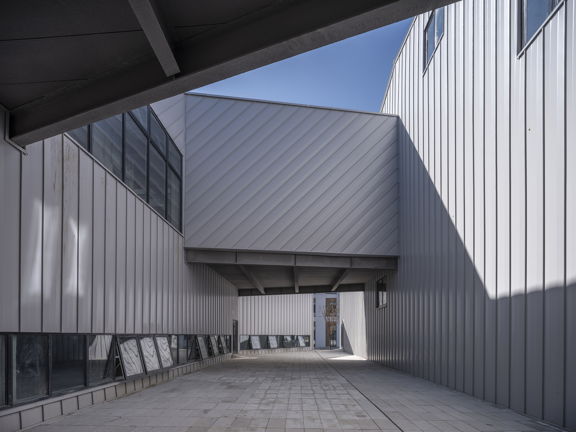 Yue & Yue: Art Museum +  Equestrian Hall / CU Office-17