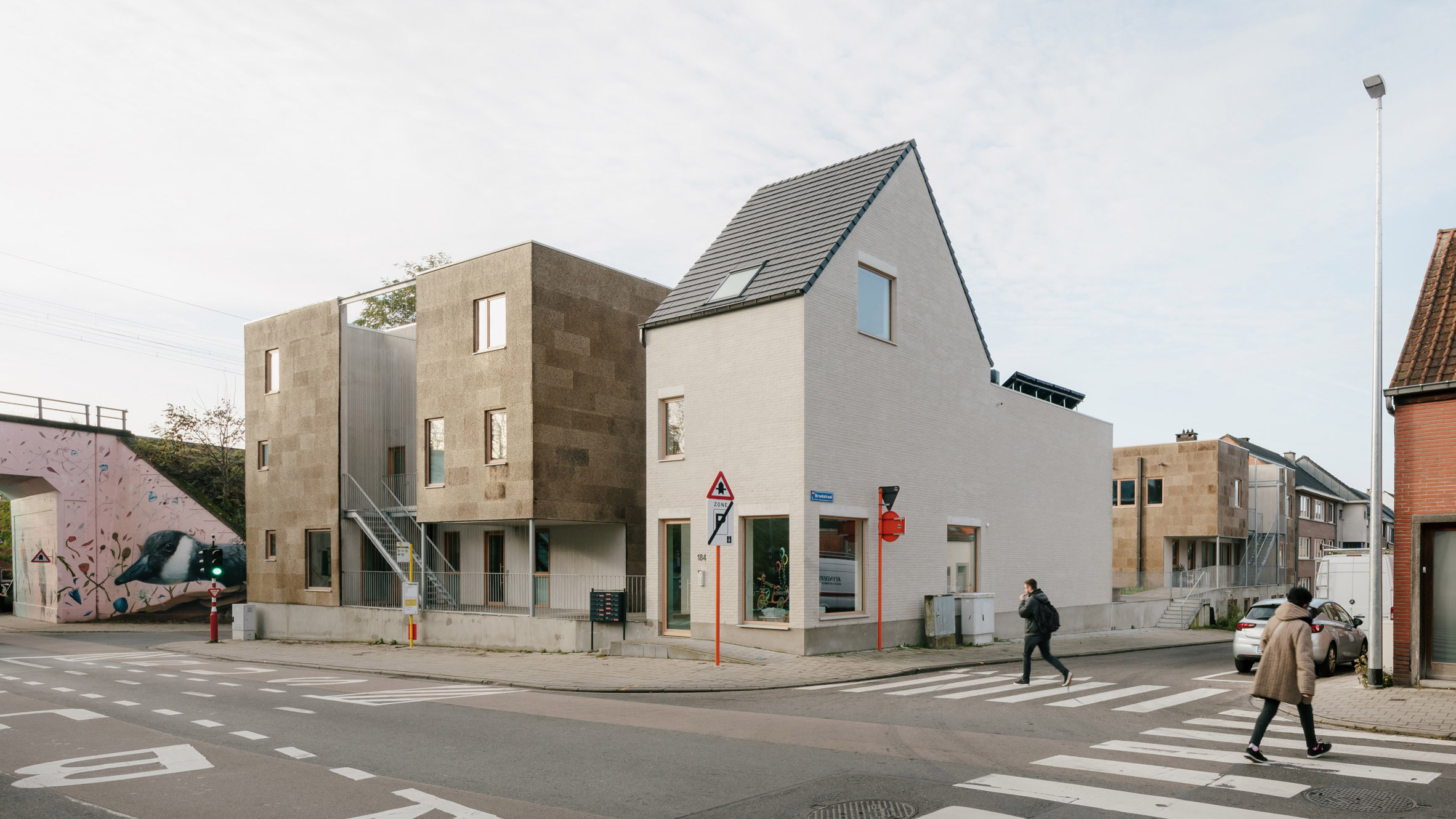 比利时 De Sijs 共享住宅 | 18 世纪建筑与环保 Cork 外墙的完美结合-0