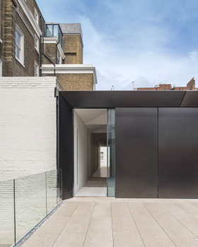 Cromwell Place Exhibition and Working Space / Buckley Gray Yeoman